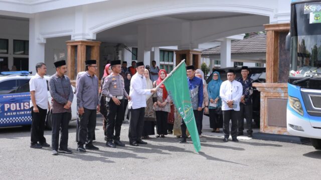 Pelepasan Kafilah MTQ XXXIV, Pj. Sekda Luwu Harapkan Raih Prestasi dan Harumkan Daerah