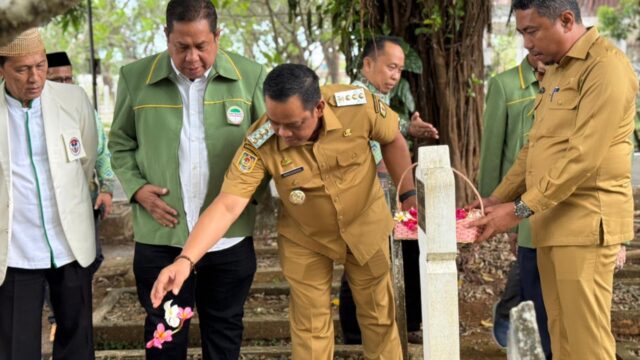 Bupati Luwu Ziarahi Makam Andi Djemma dan Andi Rompegading Jelang Hari Jadi Kabupaten Luwu ke-67